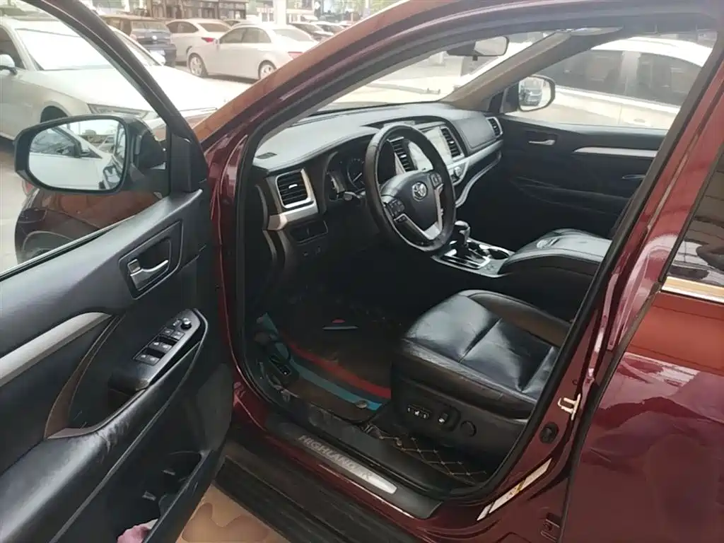 Toyota Highlander 2017 — фото 16