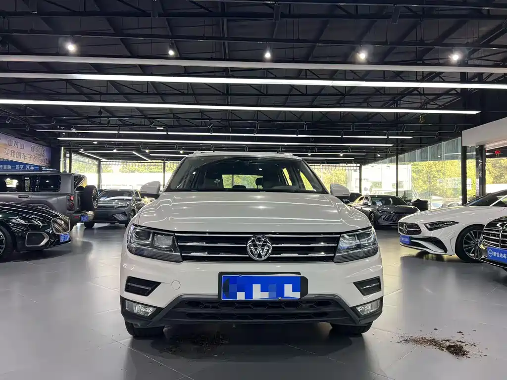Volkswagen Tiguan L 2019 — фото 2