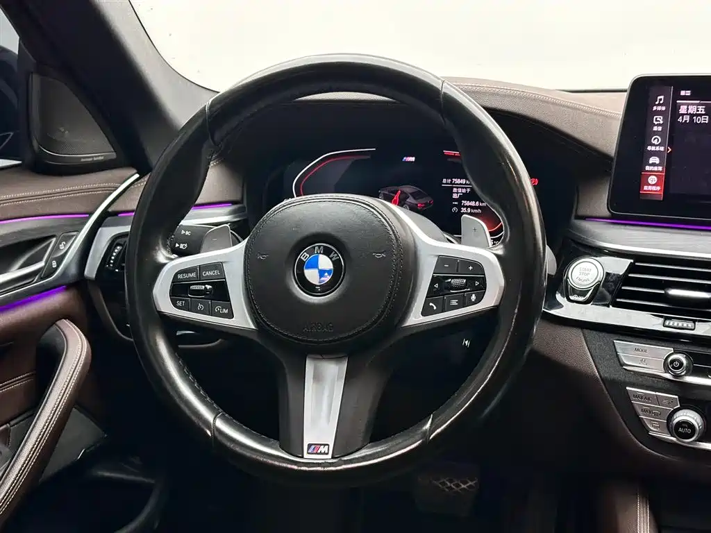 BMW 5 Series 2022 — фото 12