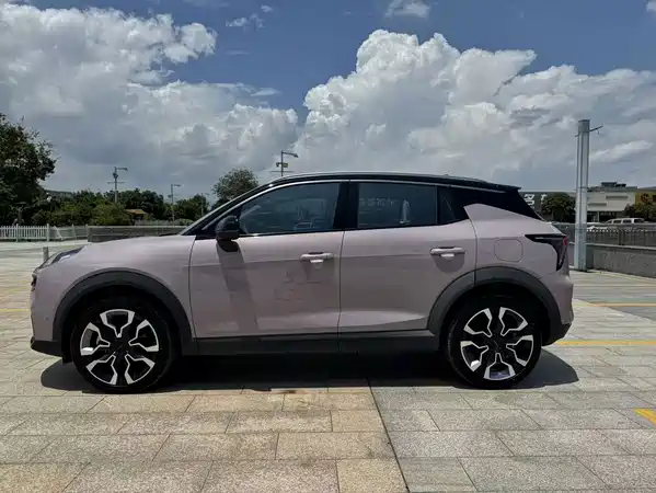 Lynk & Co 06 2022