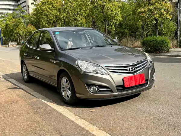 Hyundai Yuedong 2012