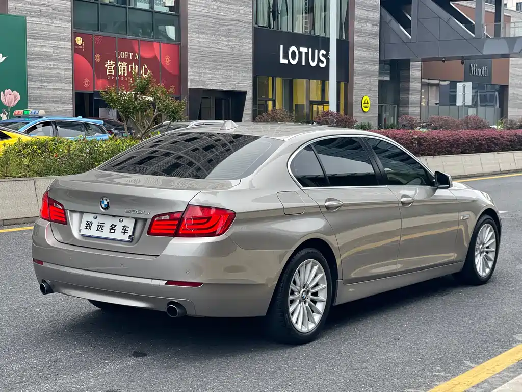BMW 5 Series 2012 — фото 3