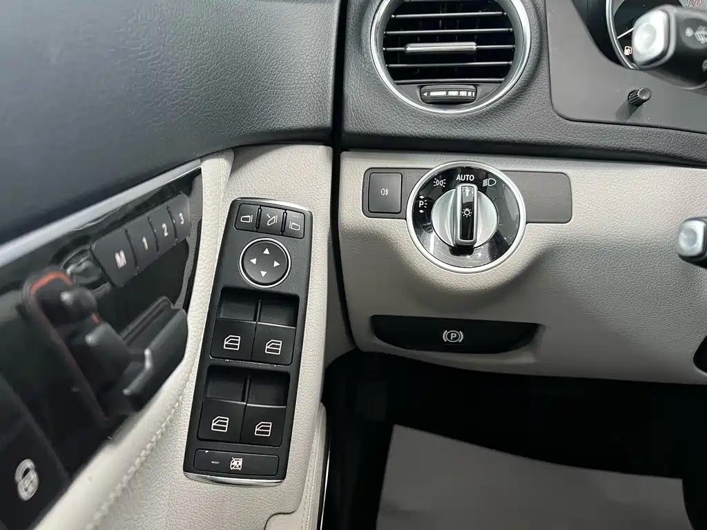 Mercedes-Benz C-Class 2014 — фото 36