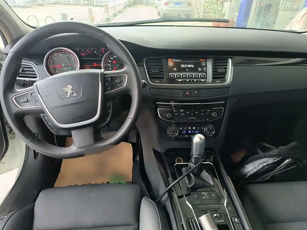Peugeot 508 2015 — фото 10