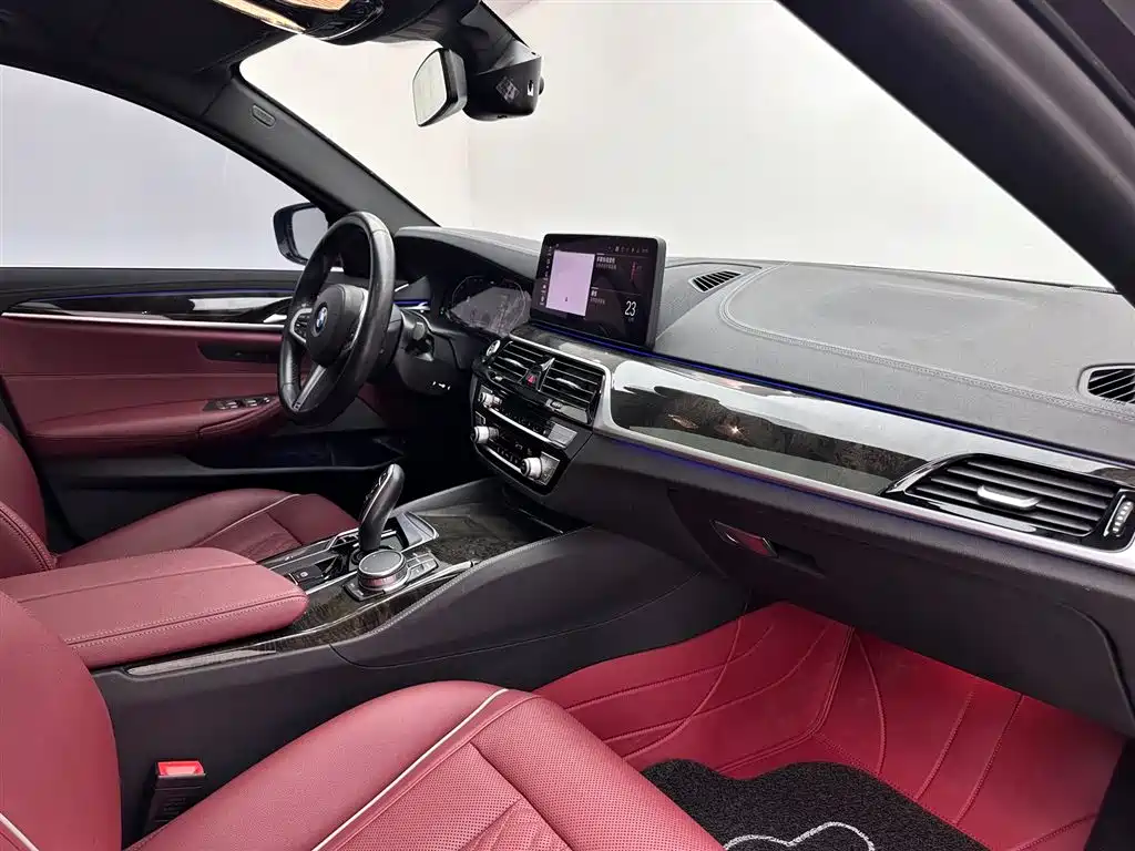 BMW 5 Series 2021 — фото 11