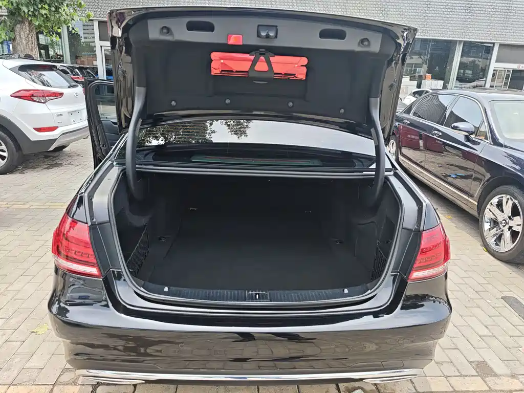 Mercedes-Benz E-Class 2015 — фото 15