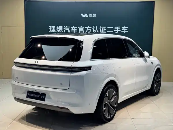 Li Auto L8 2025