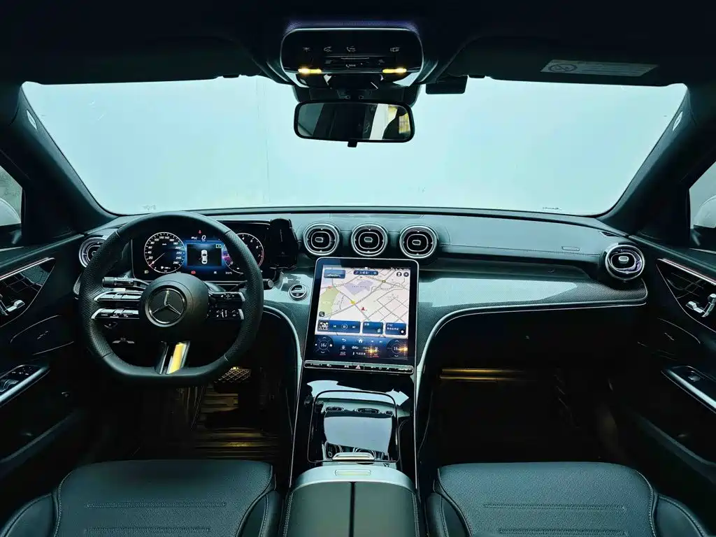 Mercedes-Benz C-Class 2024 — фото 10