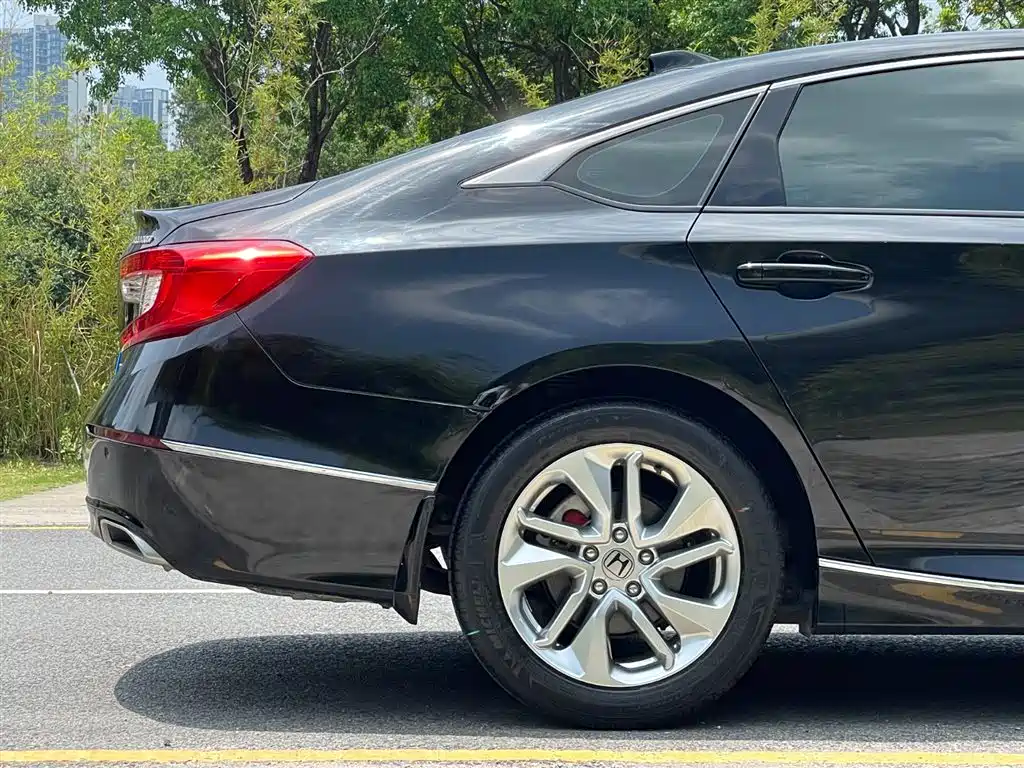 Honda Accord 2019 — фото 25