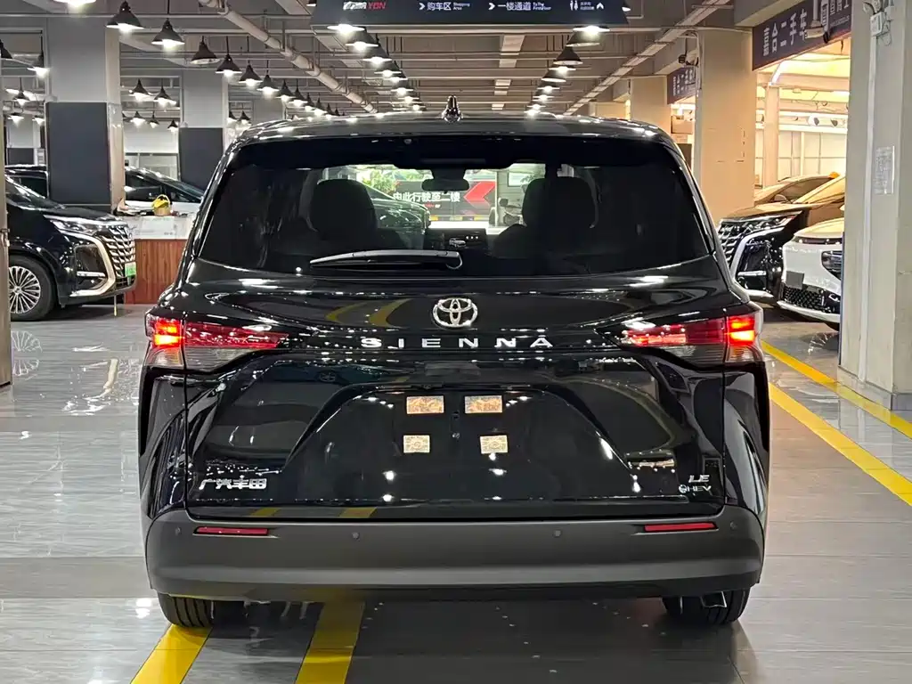 Toyota Sienna 2026