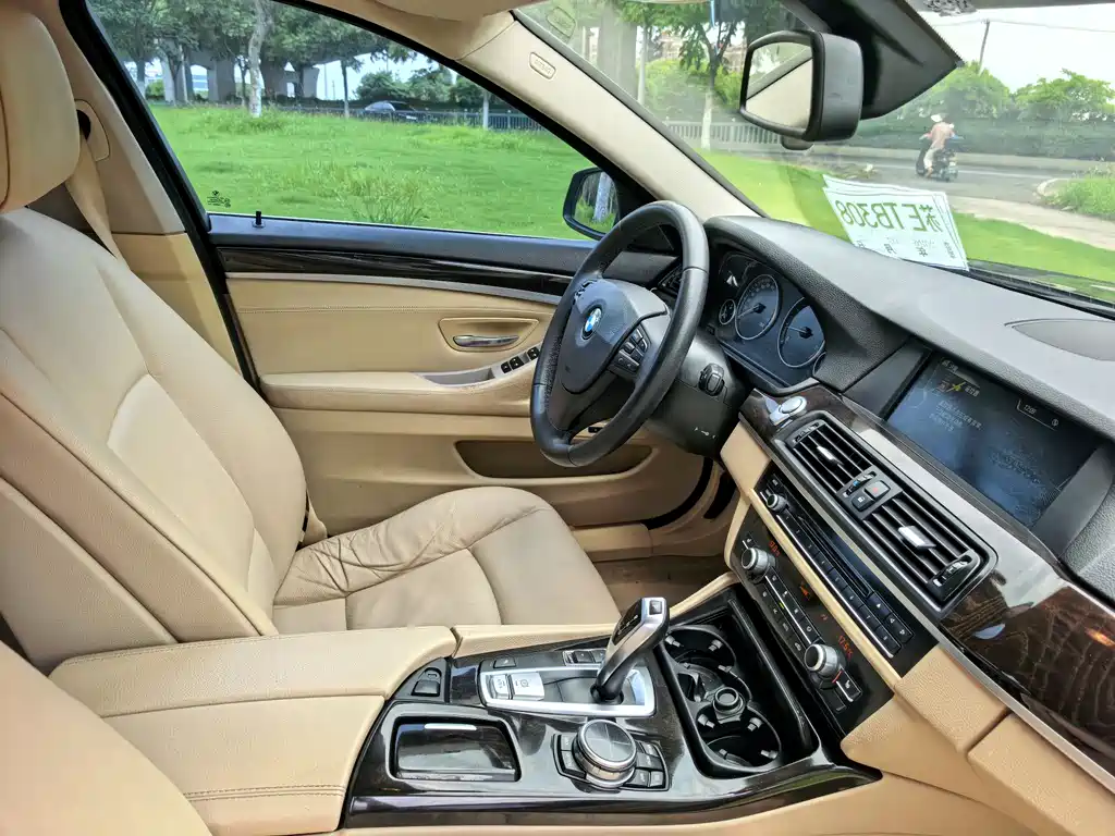 BMW 5 Series 2013 — фото 15