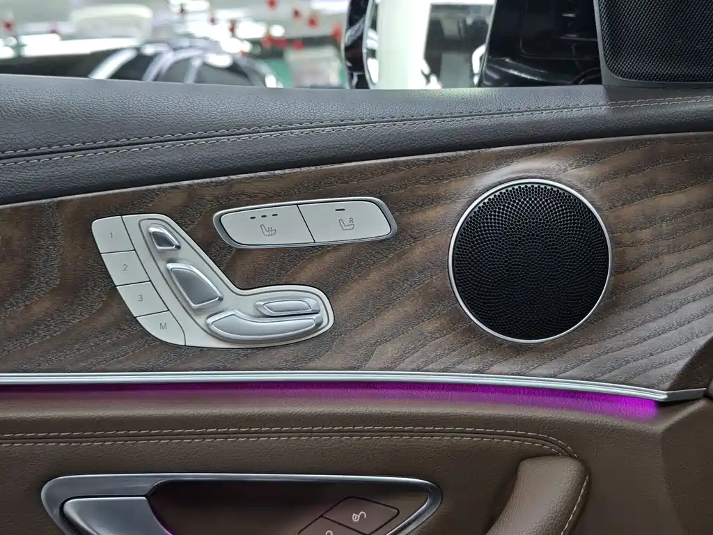 Mercedes-Benz E-Class 2022 — фото 14