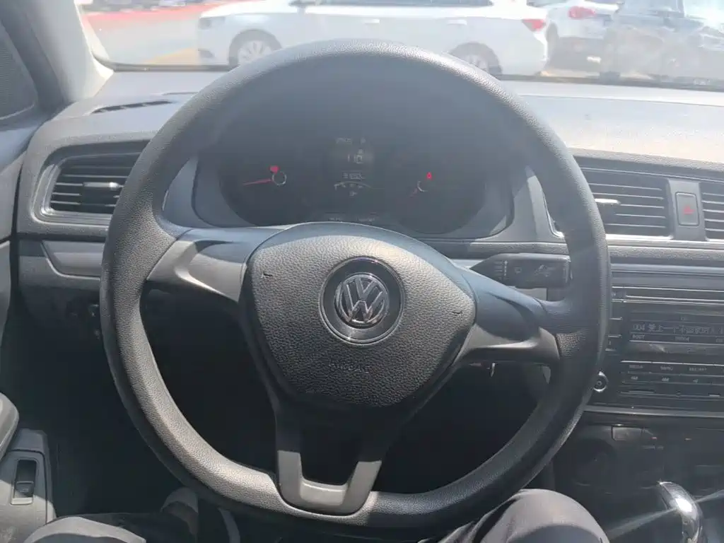 Volkswagen Lavida 2018 — фото 11