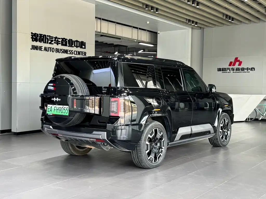 Fang Cheng Bao Leopard 8 2025