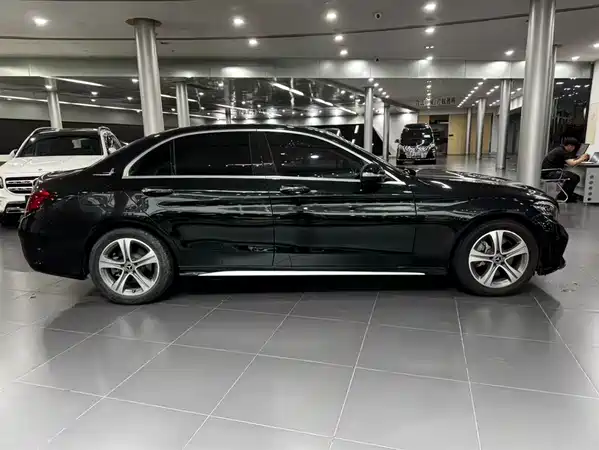Mercedes-Benz C-Class 2019