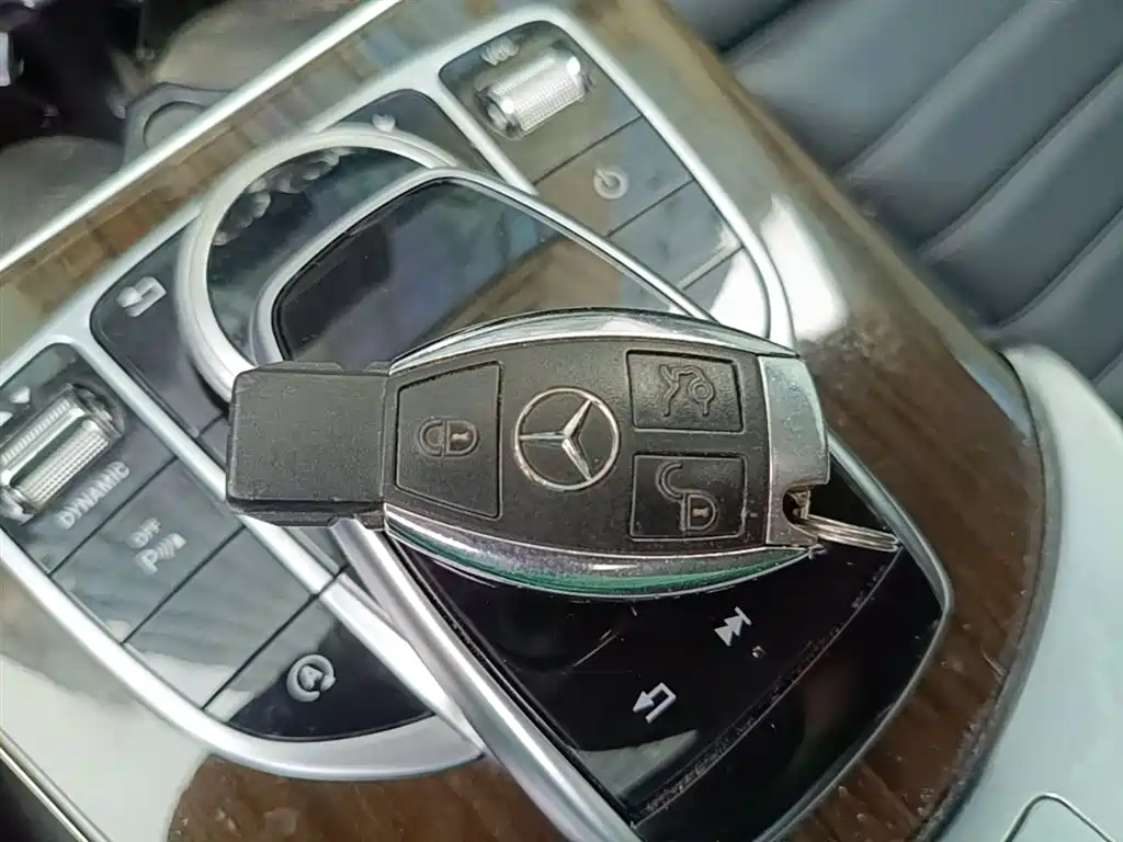 Mercedes-Benz C-Class 2017 — фото 9
