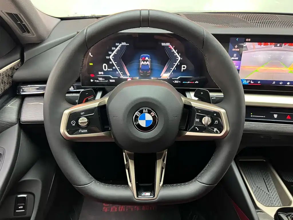 BMW 5 Series 2025 — фото 14