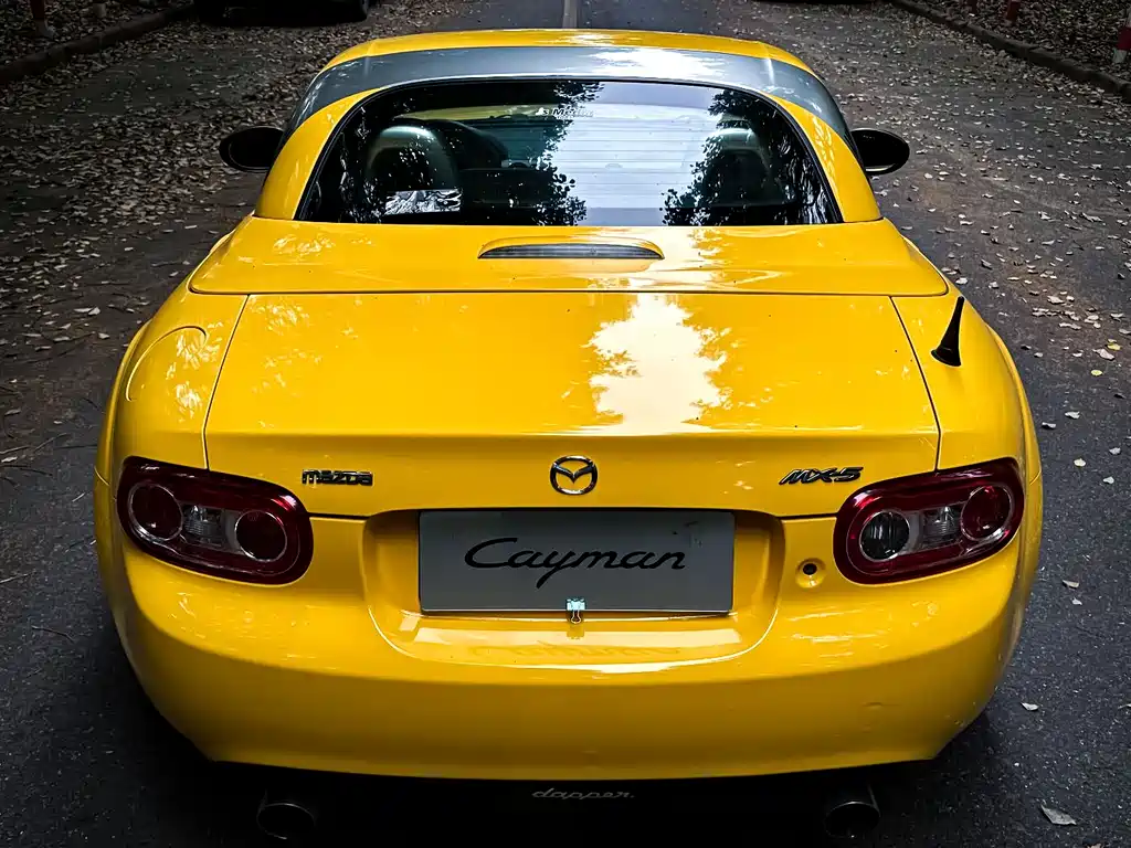 Mazda MX-5 2011 — фото 10