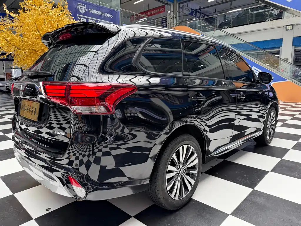 Mitsubishi Outlander 2022