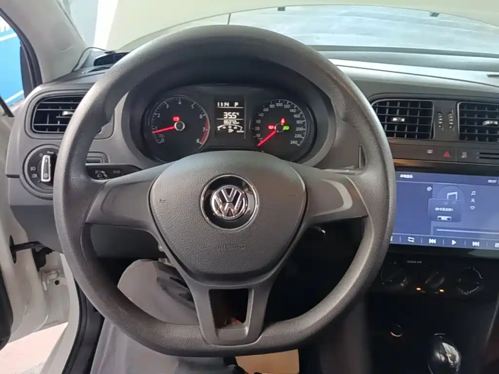 Volkswagen Polo 2018 — фото 11