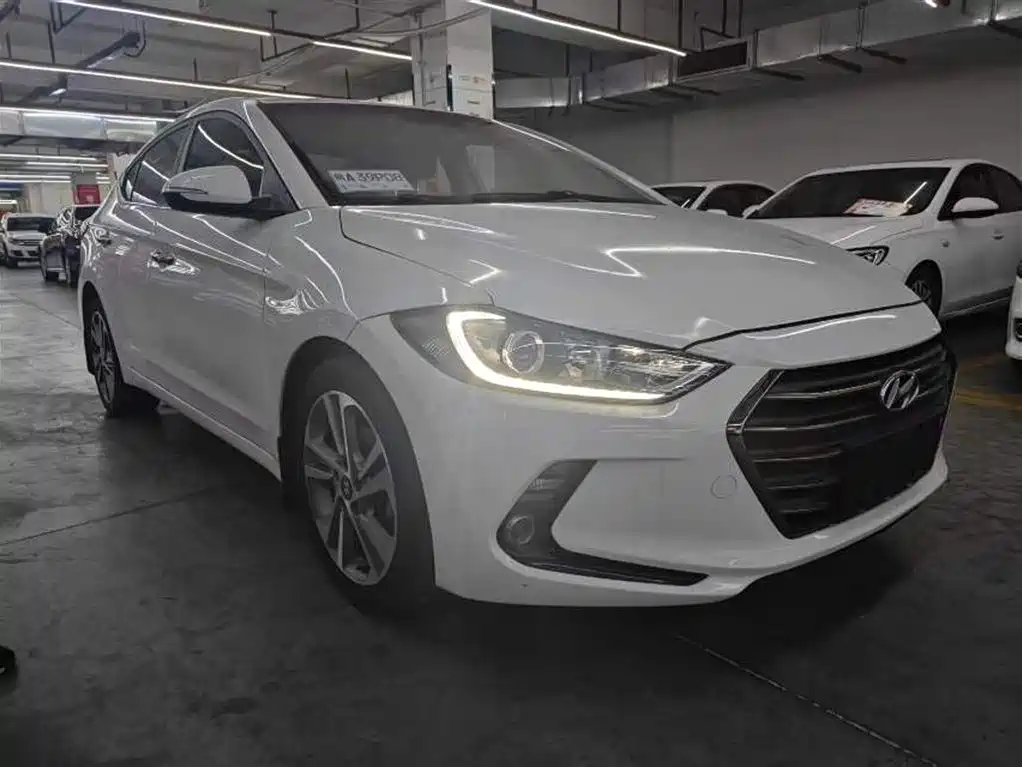 Hyundai Elantra 2017 — фото 3