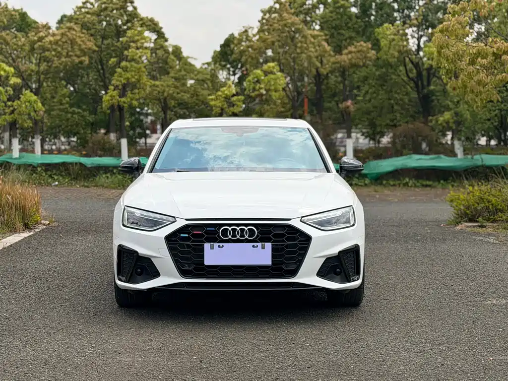 Audi A4L 2022 — фото 2