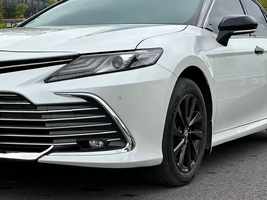 Toyota Camry 2022 — фото 9