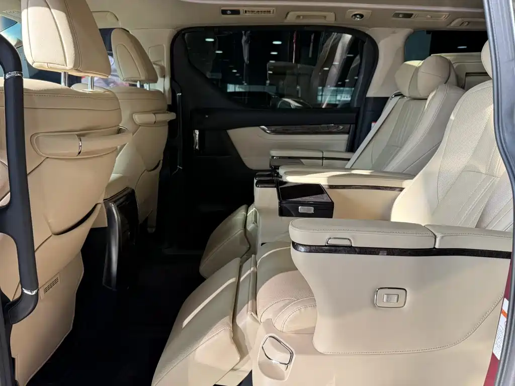 Toyota Alphard 2022 — фото 5