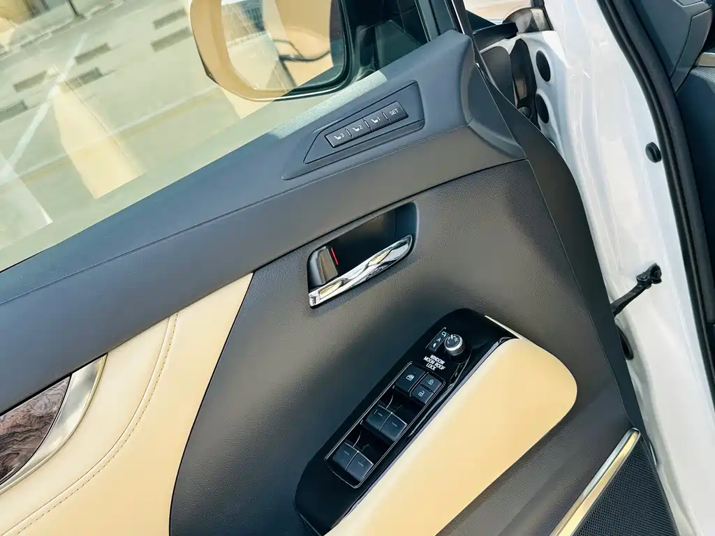 Toyota Alphard 2023 — фото 14