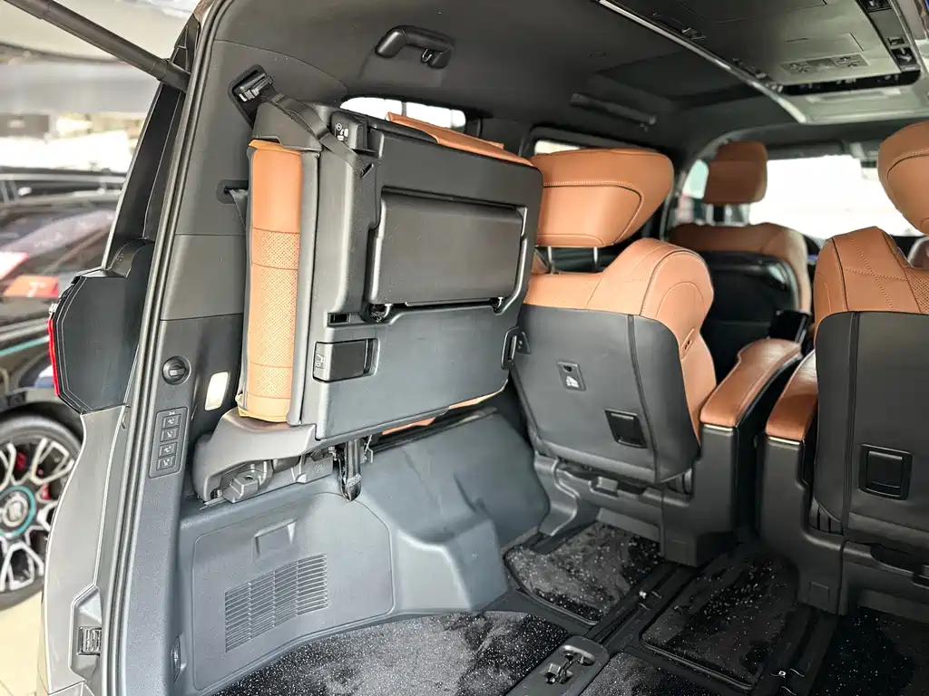 Toyota Alphard 2023 — фото 21