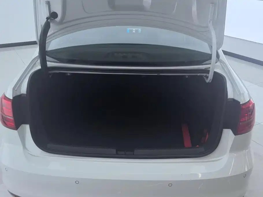 Volkswagen Sagitar 2017