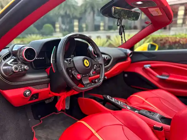 Ferrari F8 2020