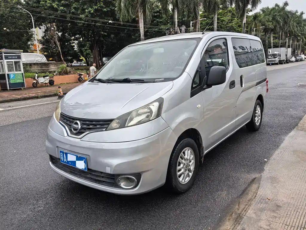 Nissan NV200 2012
