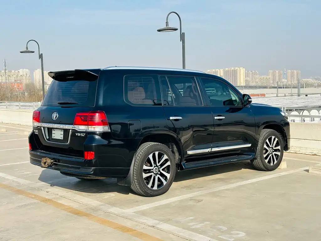 Toyota Land Cruiser 2020 — фото 4