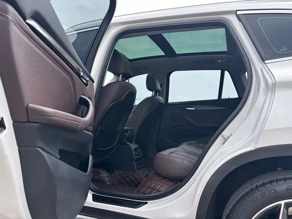 BMW X1 2018 — фото 10
