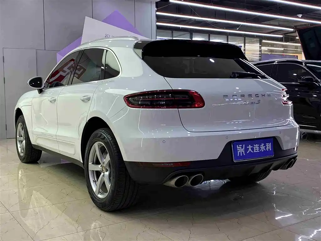 Porsche Macan 2017 — фото 18