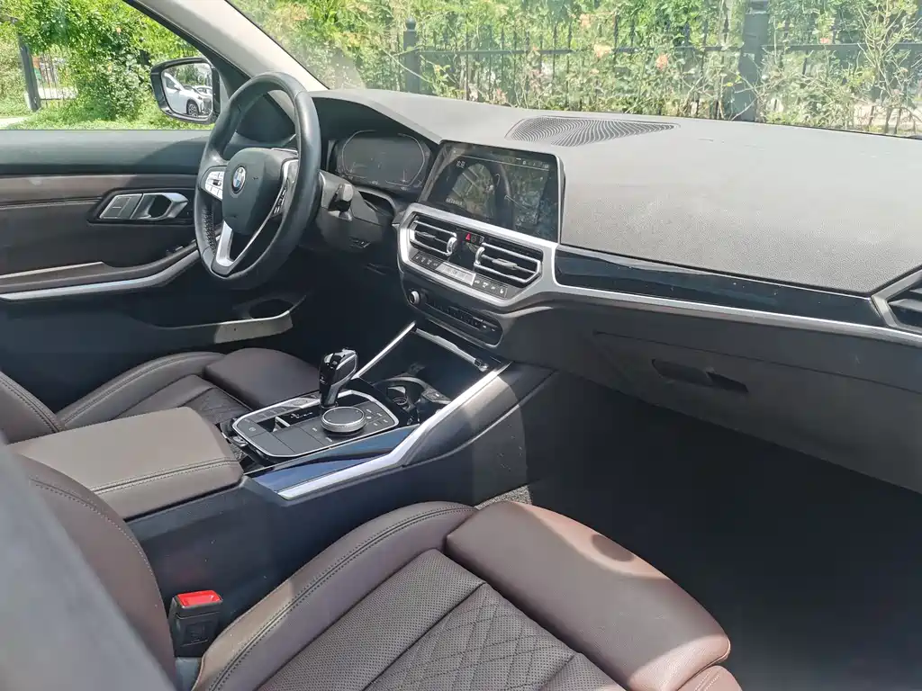BMW 3 Series 2022 — фото 16