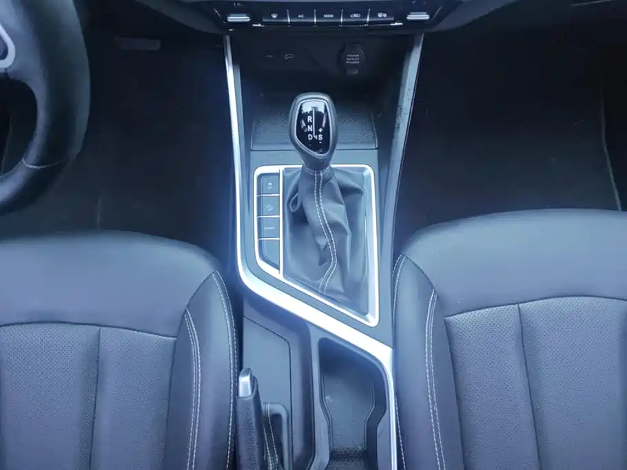 Geely Vision X3 2019 — фото 16