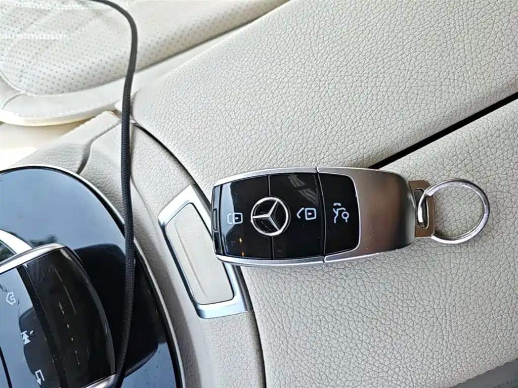 Mercedes-Benz E-Class 2017 — фото 9