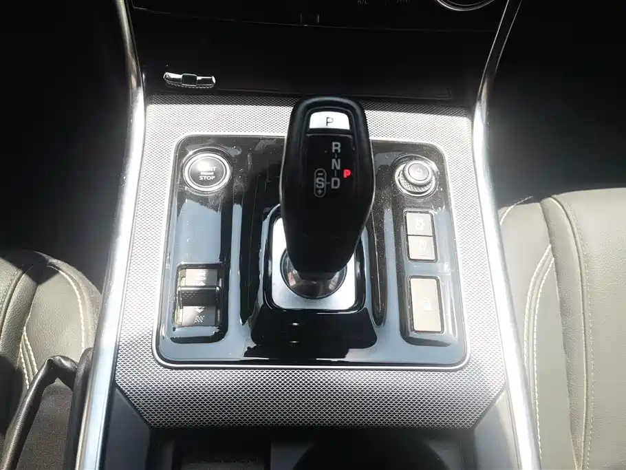 Jaguar XEL 2021 — фото 16