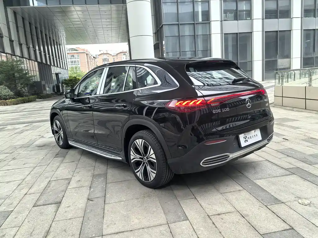 Mercedes-Benz EQE SUV 2025
