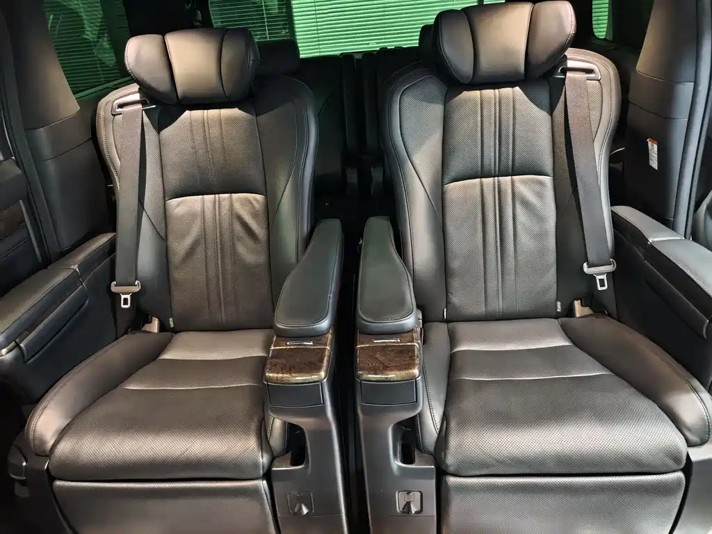 Toyota Alphard 2022 — фото 7