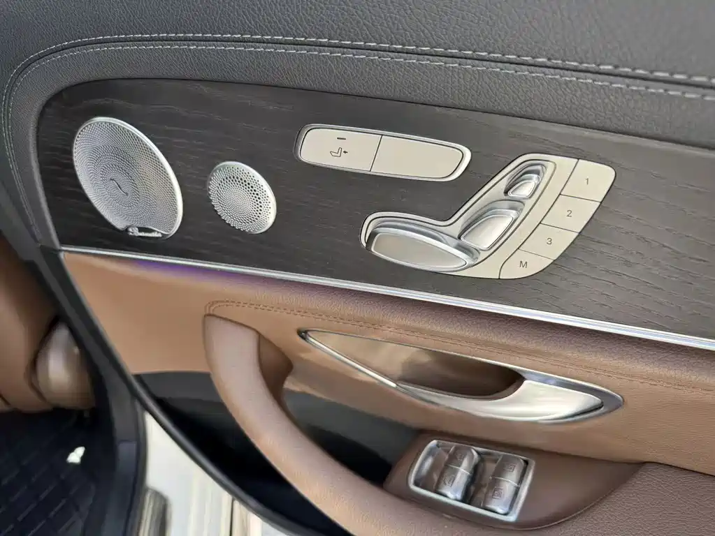 Mercedes-Benz E-Class 2019 — фото 26