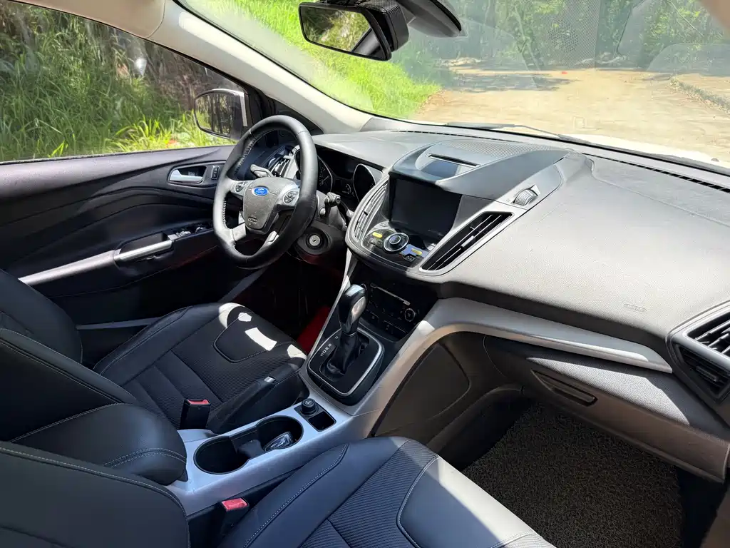 Ford Kuga 2015 — фото 19