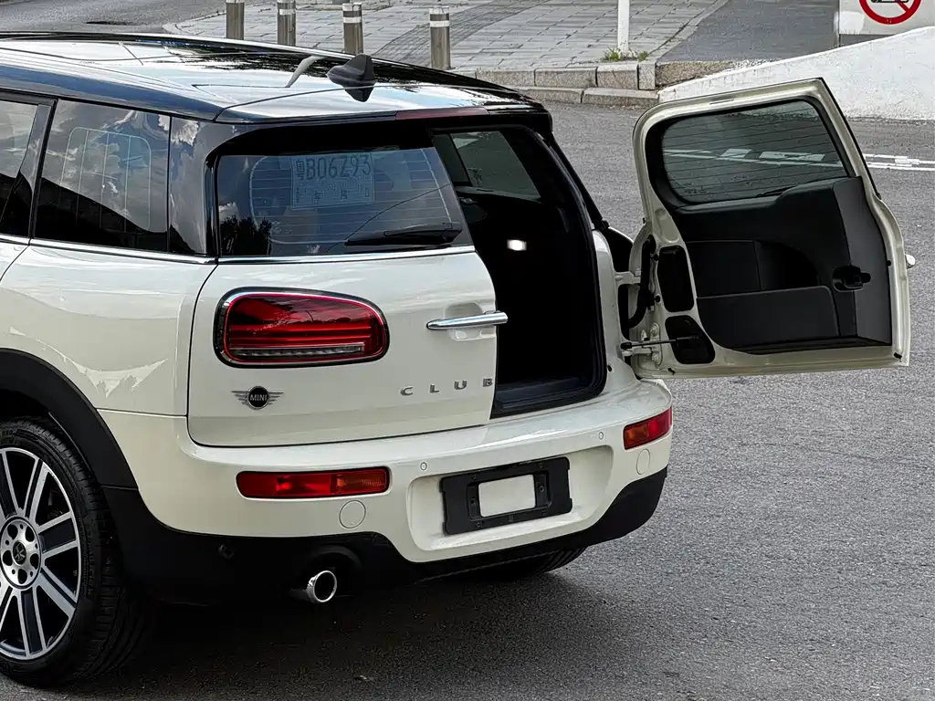 MINI Clubman 2021 — фото 12