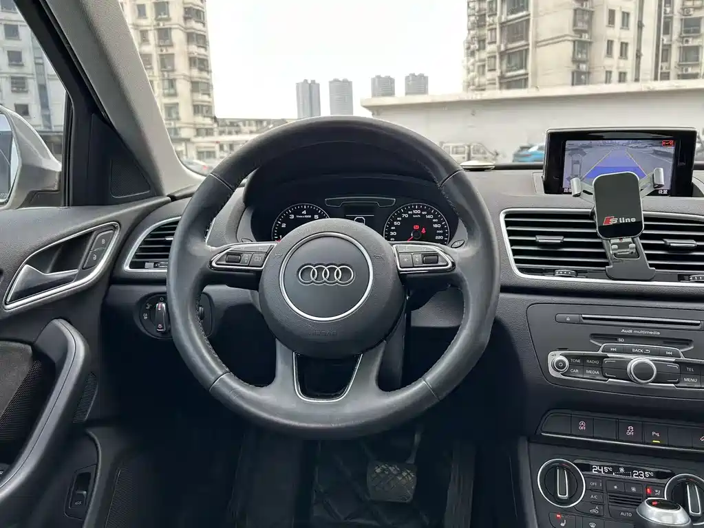 Audi Q3 2019 — фото 15