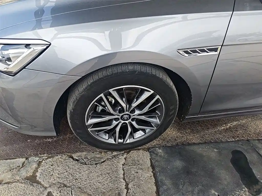 BYD Qin PLUS 2023 — фото 23