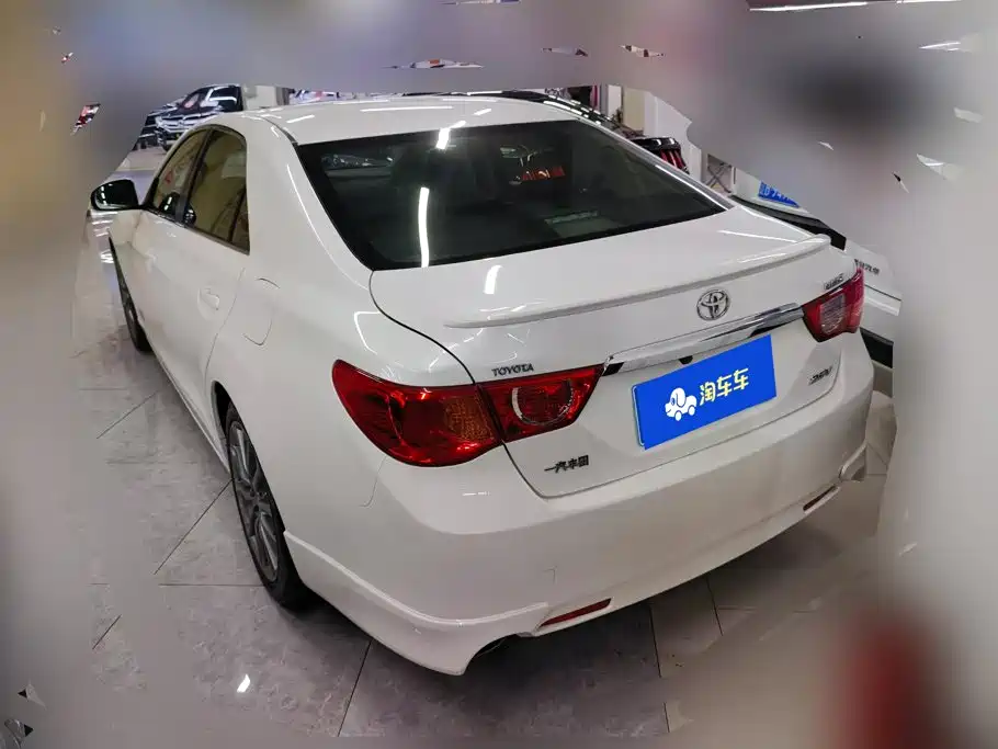 Toyota Reiz 2013
