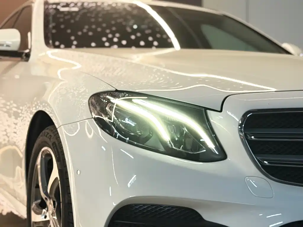 Mercedes-Benz E-Class 2017 — фото 24