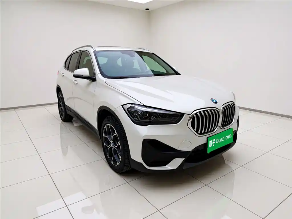 BMW X1 2022 — фото 3